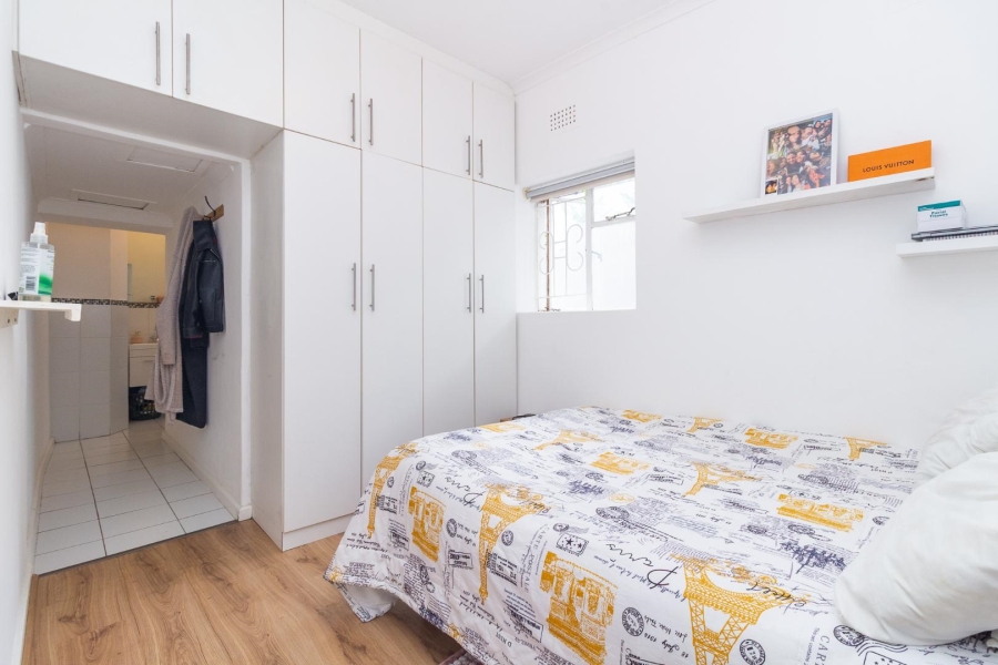 2 Bedroom Property for Sale in Vredehoek Western Cape